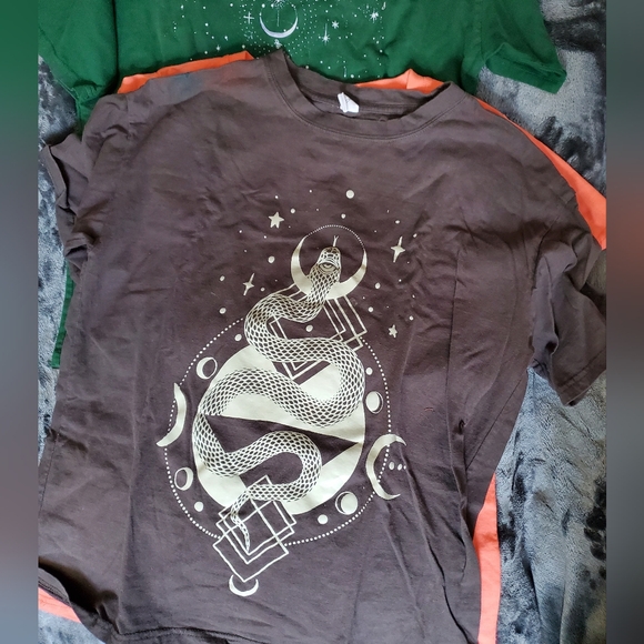 Chicyea Womens Small Witchy Tshirt Bundle - Picture 4 of 7